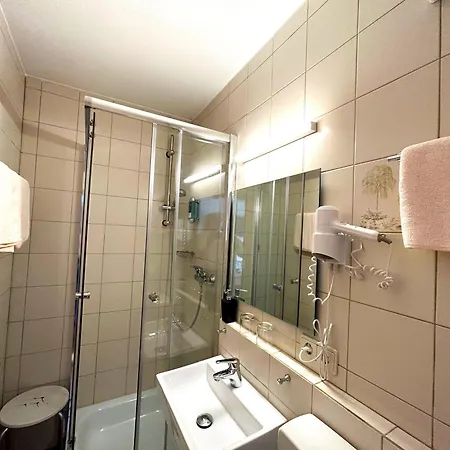 Gasthof Und Wiedmann 3*